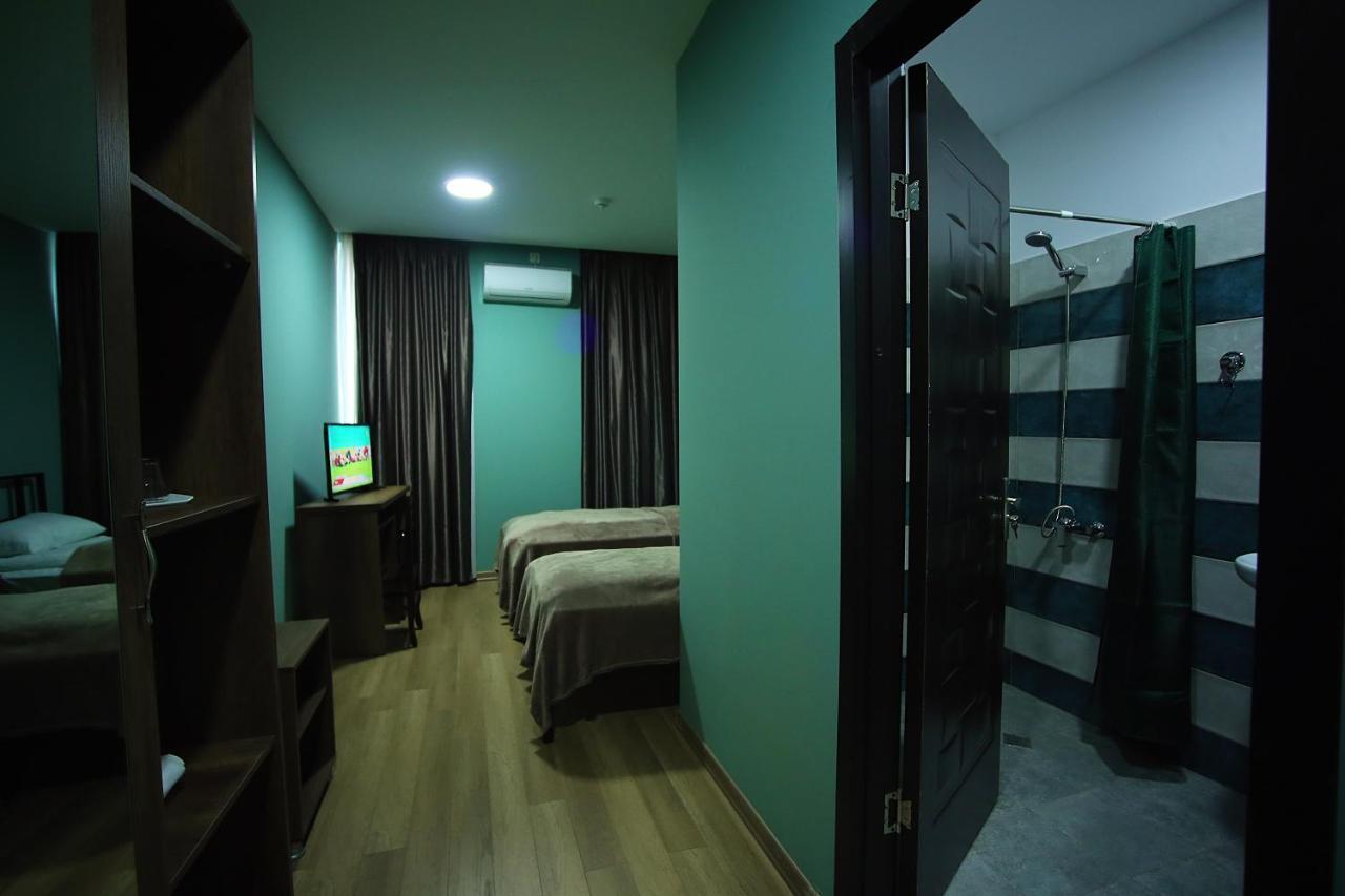 Hotel Aguna クタイシ エクステリア 写真